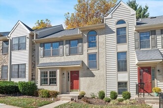 Building Photo - Available mid February - Fully Renovated 3B/2.5B Townhome in West Chester!