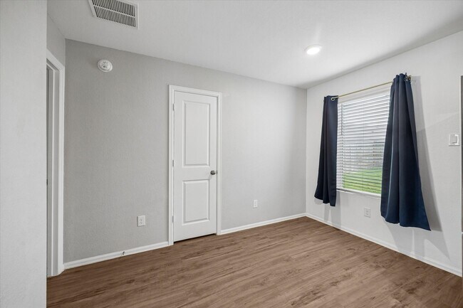 Building Photo - 22014 Birchwood River Trl