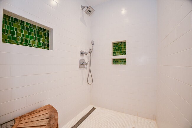 Building Photo - 5110 San Felipe St