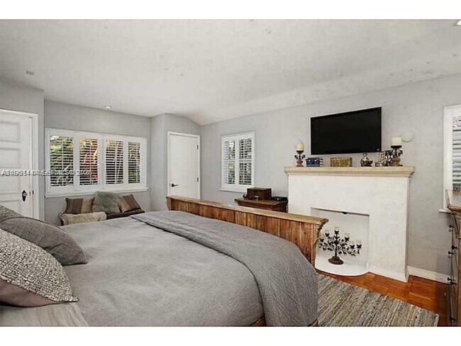 Building Photo - 5621 Alton Rd