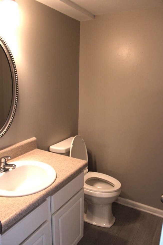 Building Photo - Modern Townhome in Havelock