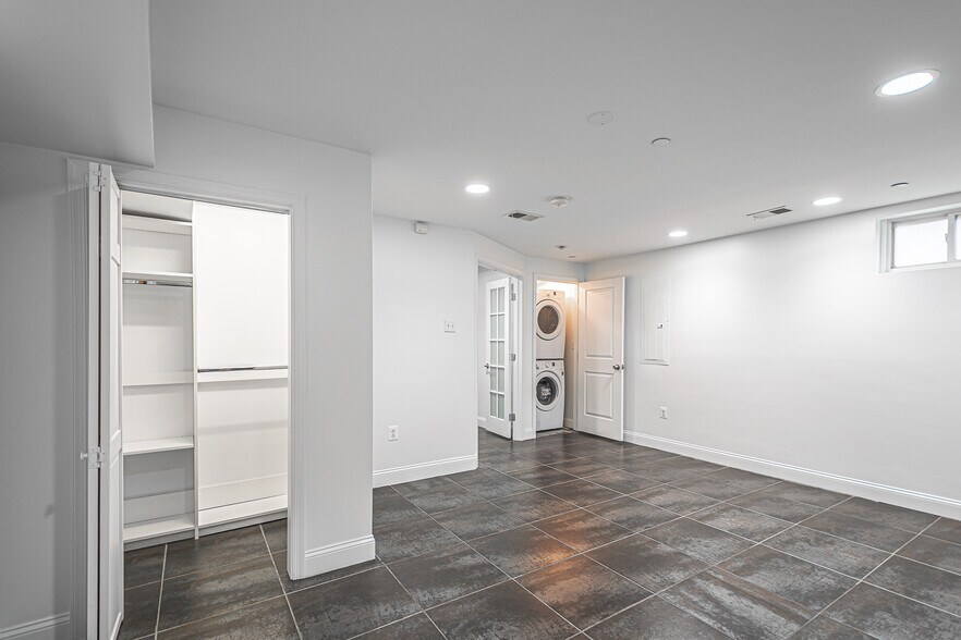 Building Photo - 1203 Delafield Pl NW