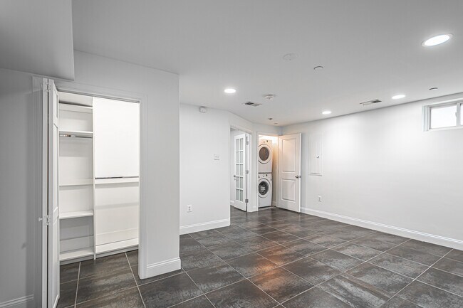 Building Photo - 1203 Delafield Pl NW