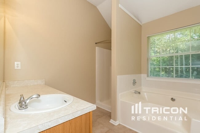 Building Photo - 217 Metoyer Dr