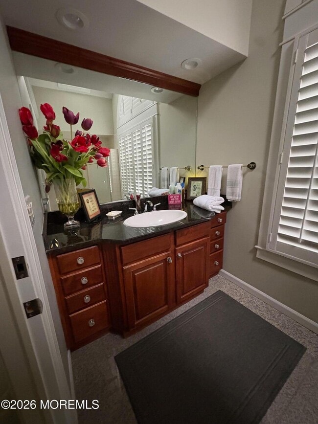 Building Photo - 162 Bridge Ave