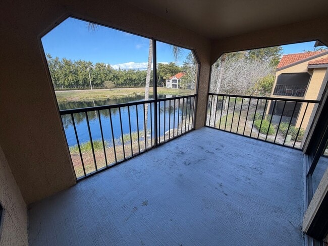 Building Photo - ANNUAL RENTAL - 1 BED / 1 BATH AT OASIS WITH LAKE VIEW