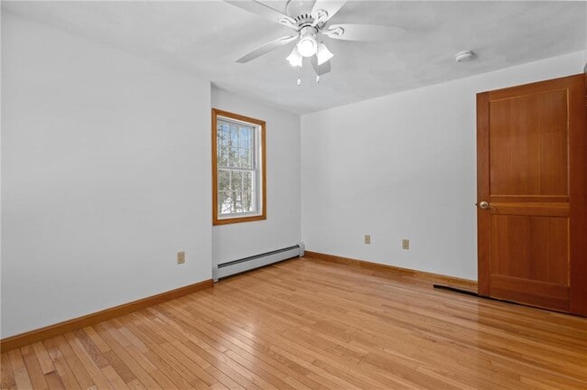 Building Photo - 27 River St