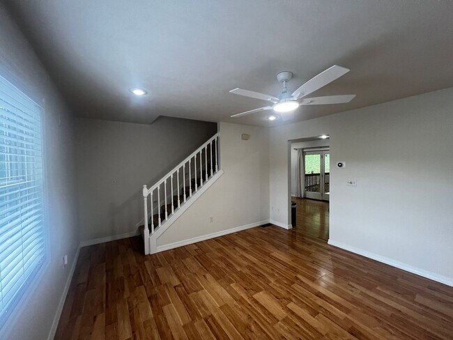 Building Photo - 846 Tremont St