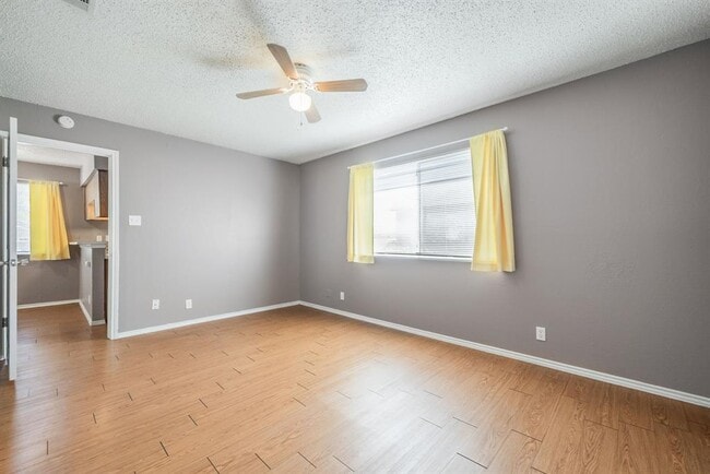 Building Photo - 5807 Spring Meadow Rd