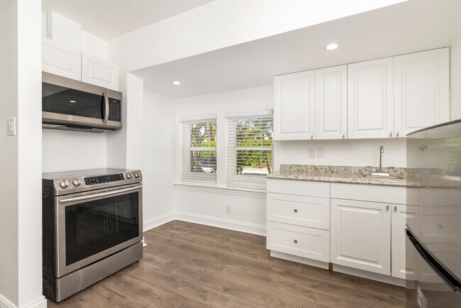 Building Photo - 3517 N Flagler Dr