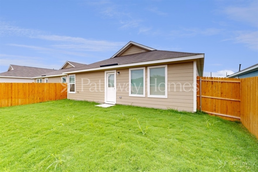 Building Photo - 1222 Tallow Trl