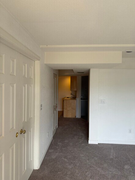 Building Photo - 18806 E Saratoga Cir