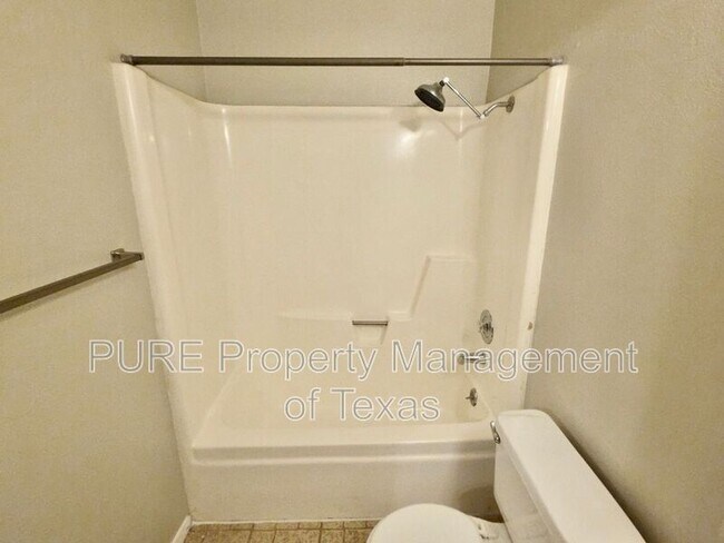 Building Photo - 8508 Romney Rd