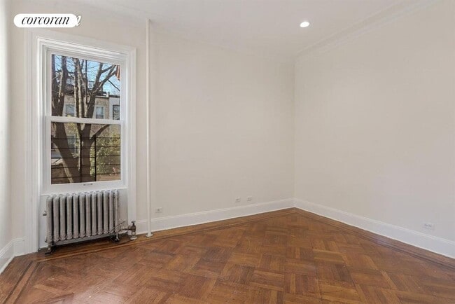 Building Photo - 634 2nd St