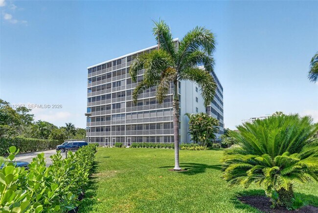 Building Photo - 5 Bluebill Ave