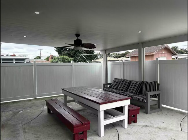 Building Photo - 13438 Stanford Ave