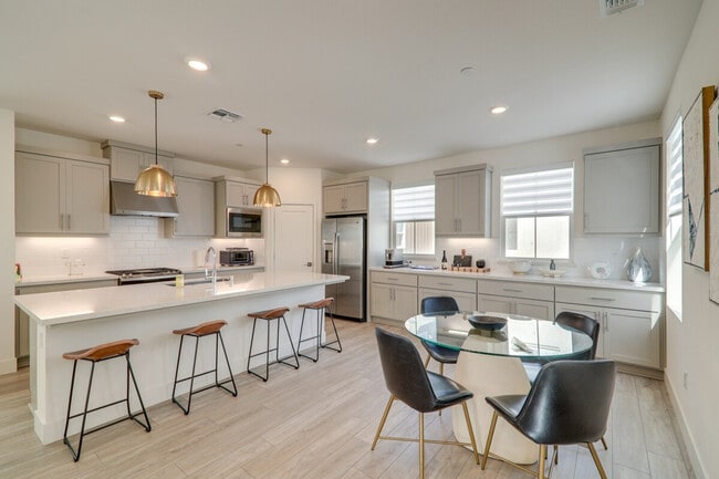 Building Photo - 37523 Sand Drift Rd