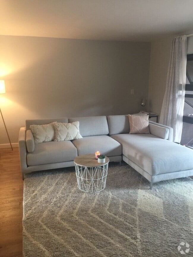 Building Photo - 3 bedroom 2.5 bath Townhome in Mililani!