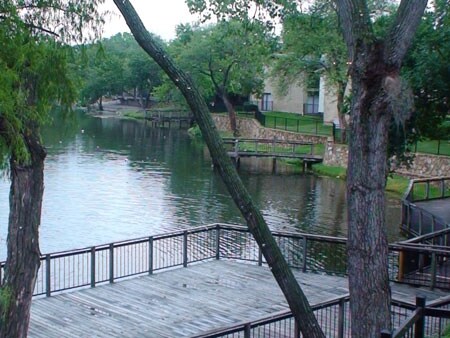 Building Photo - Lakefront Villas Apartments