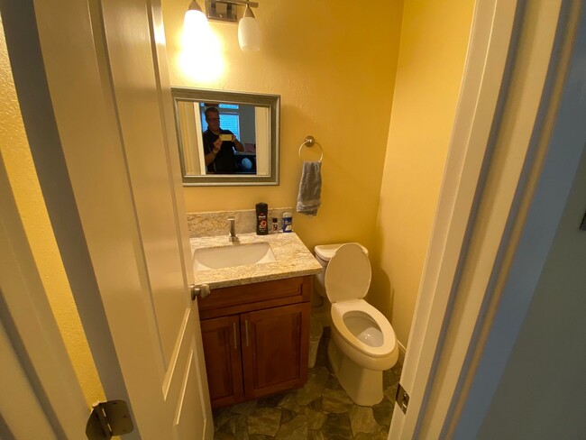 Building Photo - Seasonal Furnished Rental
