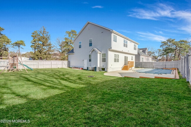 Building Photo - 1000 Eighth Ave