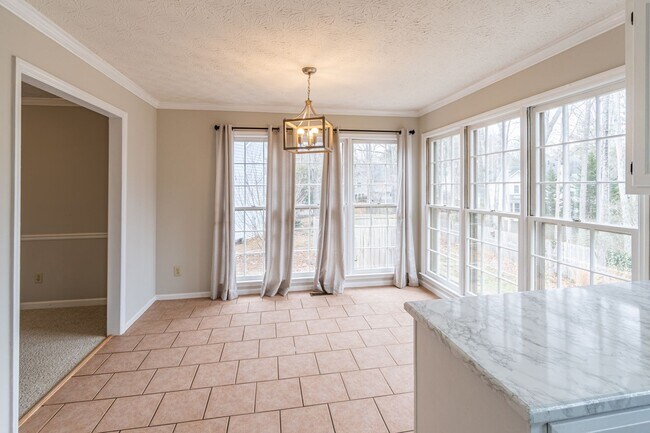 Building Photo - Welcome to this stunning 4-bedroom, 3-bathroom home located in the vibrant neighborhood of Kriste...