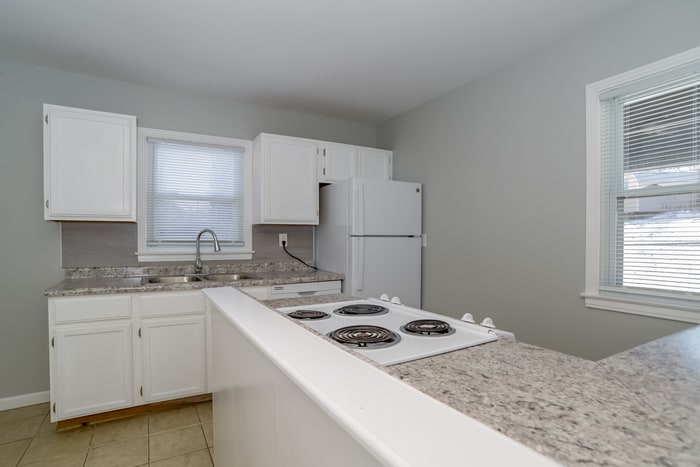 Building Photo - 6703 N Walnut St