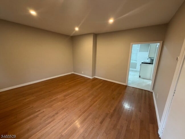 Building Photo - 139 40th St