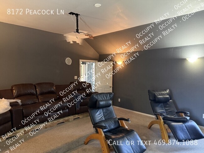 Building Photo - 8172 Peacock Ln