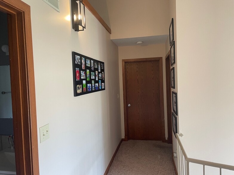 Building Photo - 551 Shadydale Dr