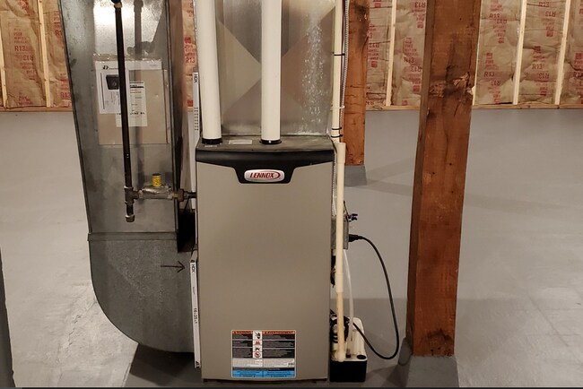 Furnace - 715 Dutton St