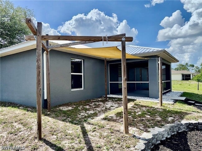 Building Photo - 6016 Lindbrook Ave