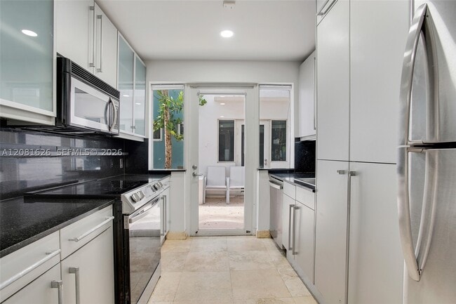 Building Photo - 206 Washington 12
