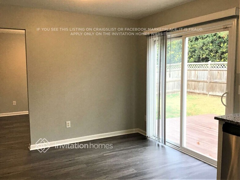 Building Photo - 5207 Little Sandy Dr