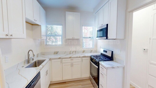 Building Photo - 2709 C St