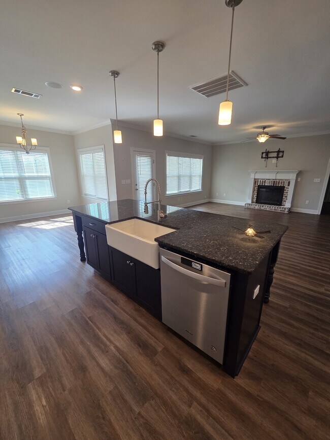 Building Photo - 2105 Thornbury Cove