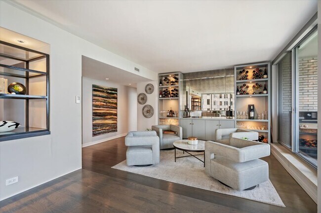 Building Photo - 1000 N Lake Shore Dr