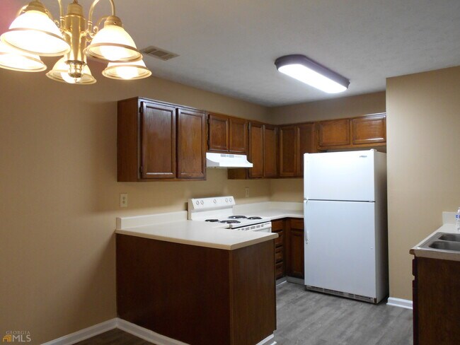 Building Photo - 818 Wuthering Way