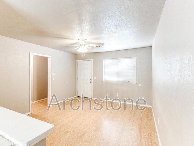 Building Photo - 501 S Santa Fe Dr