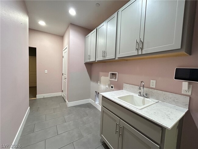 Building Photo - 845 Pantara Pl