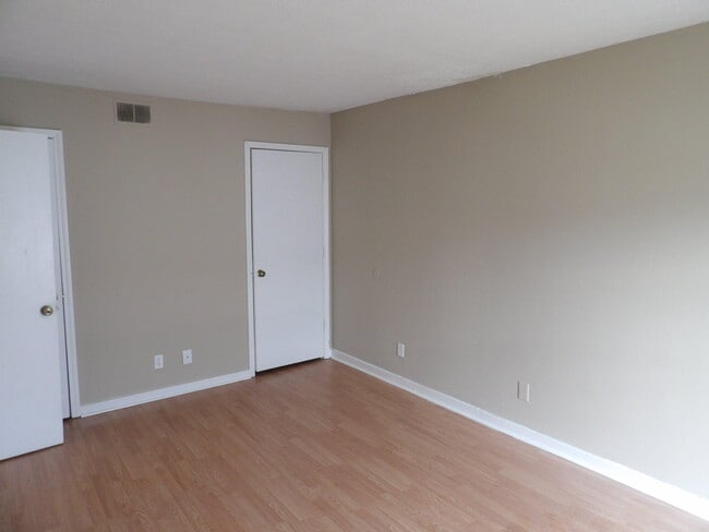 Building Photo - 35 Ashwood Ct