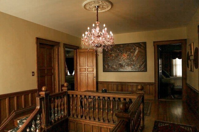 Building Photo - 820 1st St N