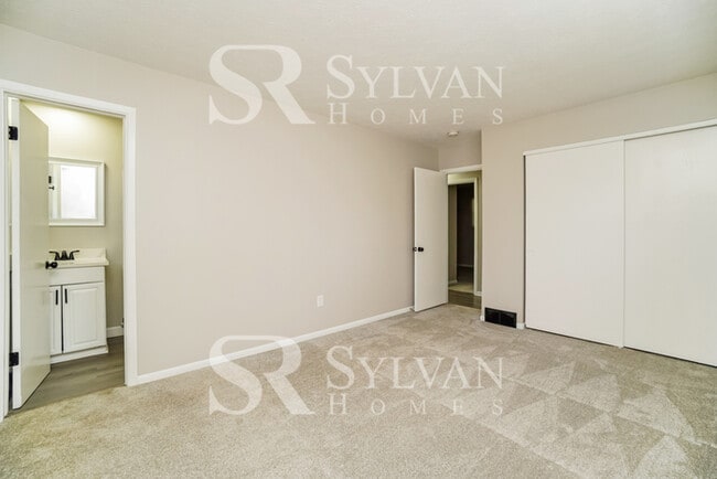 Building Photo - Prepare to fall in love with this 3 bedroo...