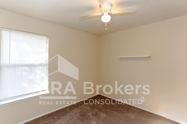 Building Photo - 4903 Ridge Haven