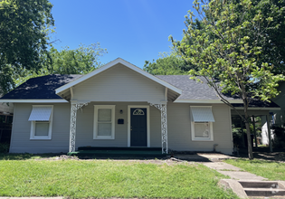 Building Photo - 3814 Roberts- House