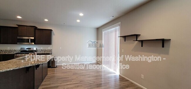 Building Photo - 6925 Honeylocust Ct NE