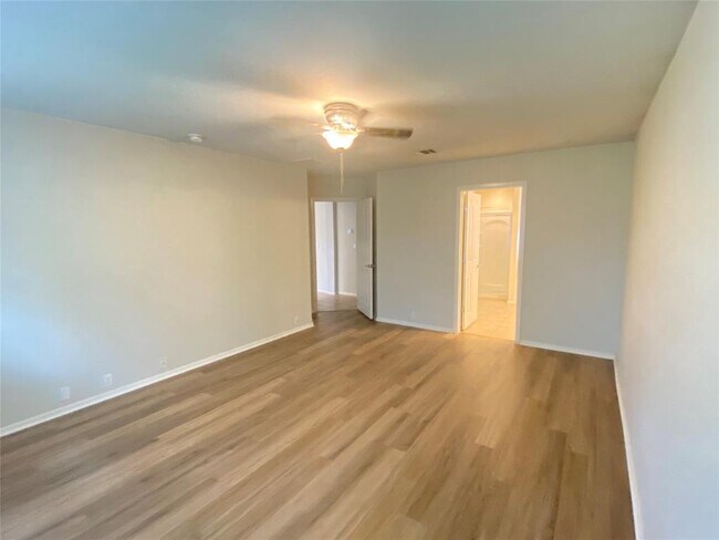 Building Photo - 772 Kingfisher Ln