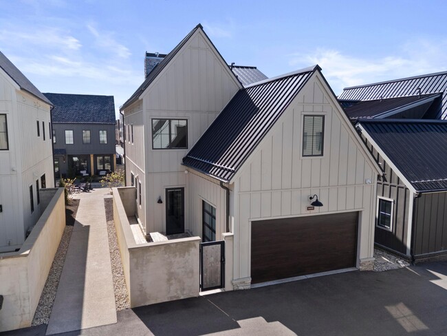 Building Photo - 2899 Katmai Dr