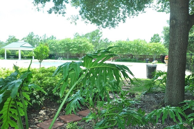 Building Photo - 7948 Edgewood Forest Dr