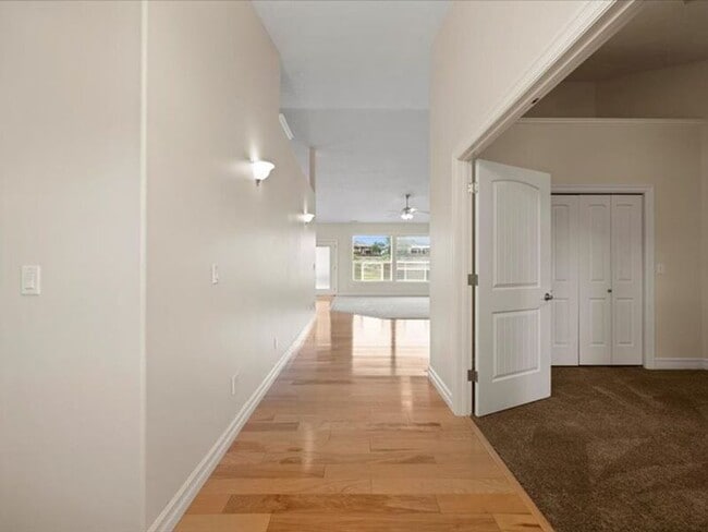 Building Photo - 2607 Stonecreek Dr